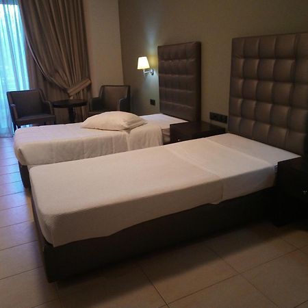 Amalias Hotel Kourouta Extérieur photo